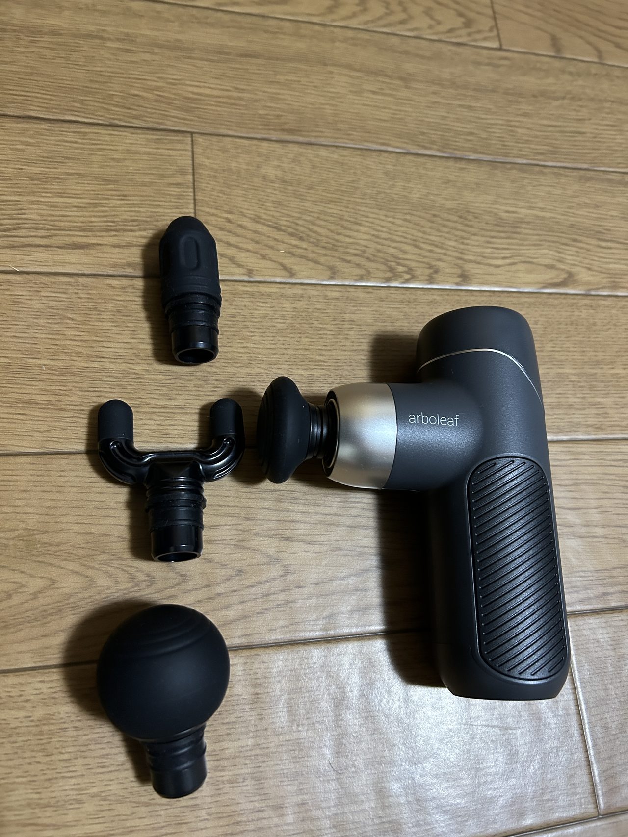 arboleaf 筋膜リリースガン本体と付属アタッチメント4種